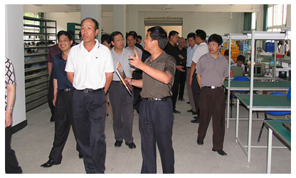 福建省委常委、政法委書記徐謙一行視察虹潤公司