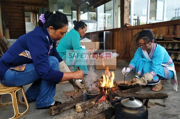圍爐煮茶的由來:云南非遺“火塘烤茶”的傳承(圖4) 圍爐煮茶的由來:云南非遺“火塘烤茶”的傳承(圖4)