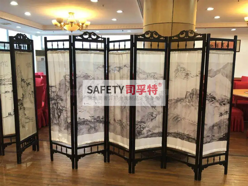 金屬屏風(fēng)有哪些種類？什么材質(zhì)的金屬屏風(fēng)好？[司孚特金屬屏風(fēng)](圖1)