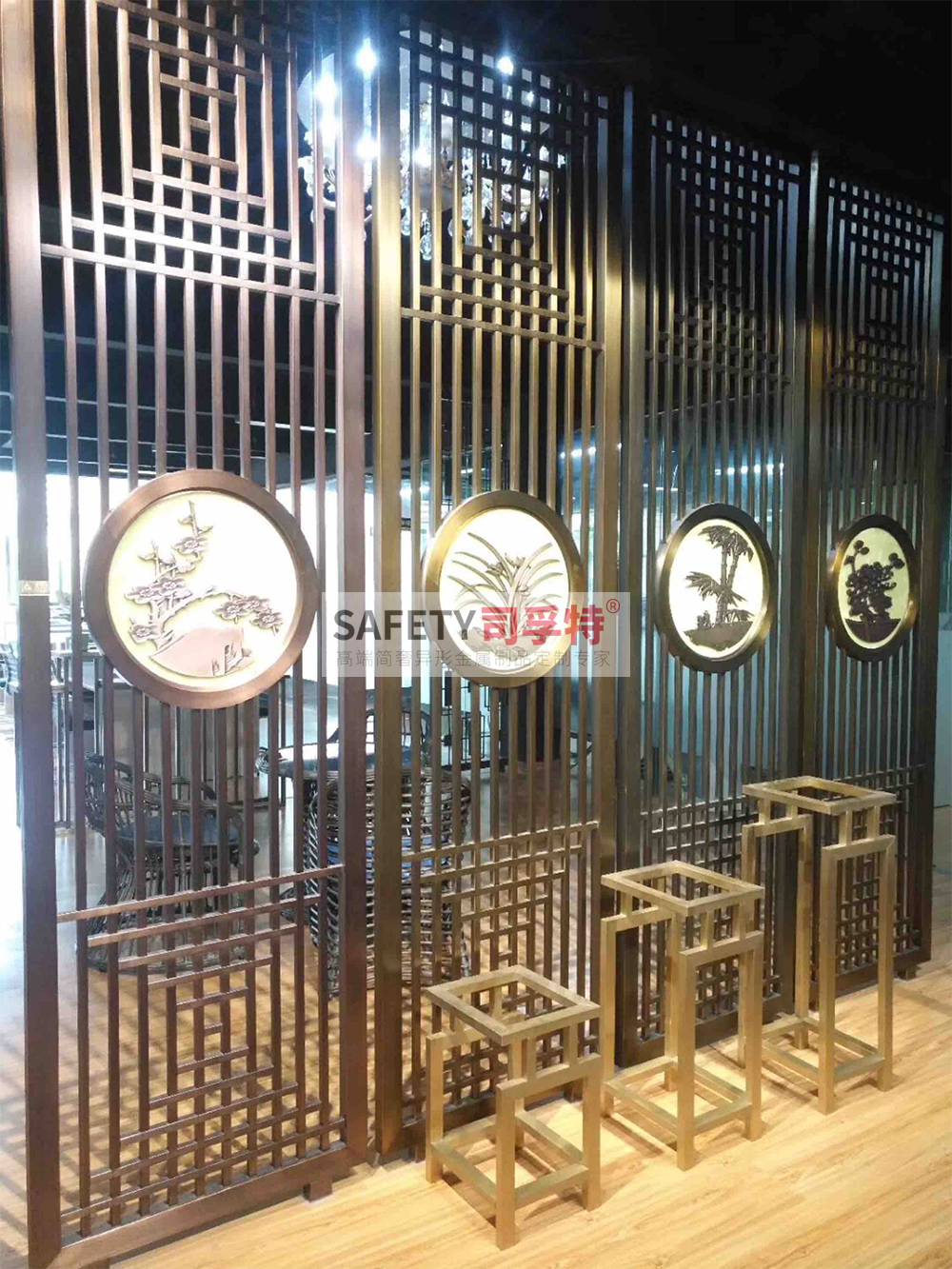 不銹鋼屏風(fēng)隔斷有哪些特點(diǎn)[司孚特金屬屏風(fēng)，不銹鋼屏風(fēng)](圖4)