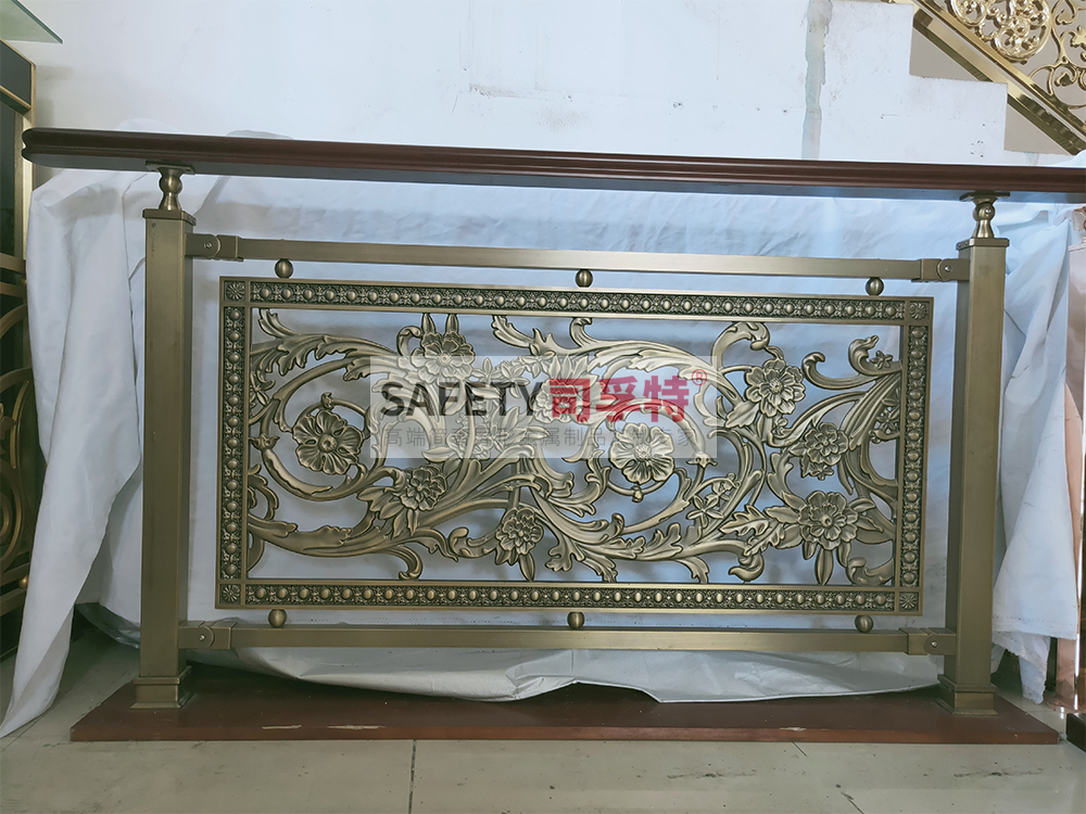 鋁藝鏤空雕花樓梯扶手：造型多樣，工藝成熟，彰顯高端品味(圖4)